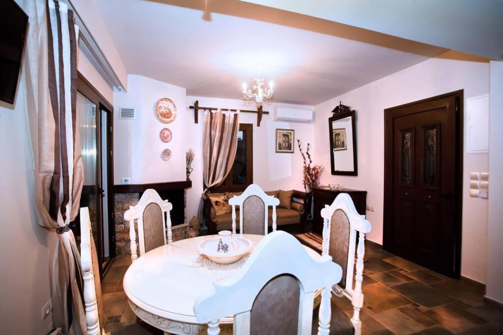 Nikis Seaside House Vlichadia Exterior foto